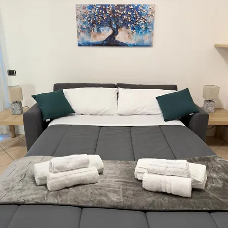 Garden Apartment- Near 아파트 *