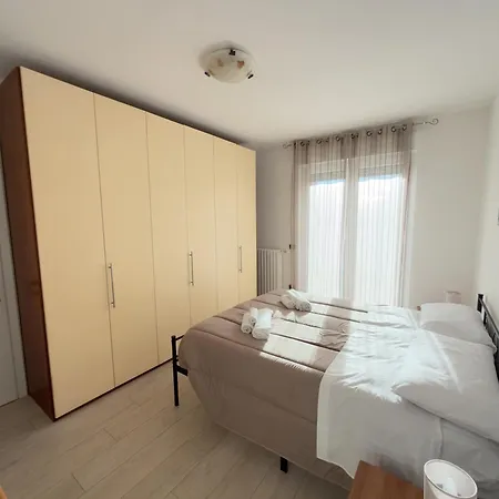 Garden Apartment- Near Apartment *