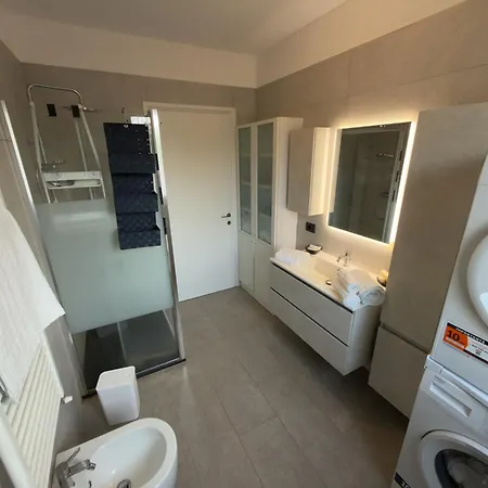 Garden Apartment- Near Apartment *